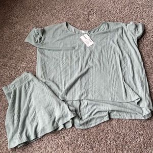 Comfy Boutique Lounge Set!